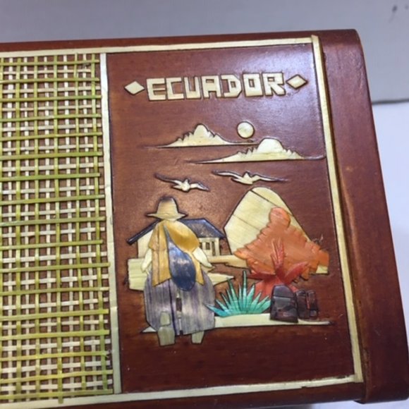Wooden Box Paper Holder Dispenser Ecuador Country Scene Tabletop 3.75x2.75x2.5" - Picture 5 of 11